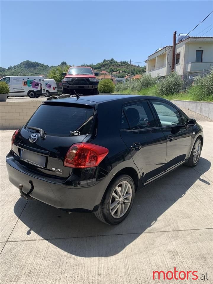 2009' Toyota Auris photo #5