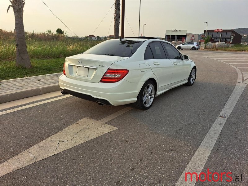 2012' Mercedes-Benz C 300 photo #4