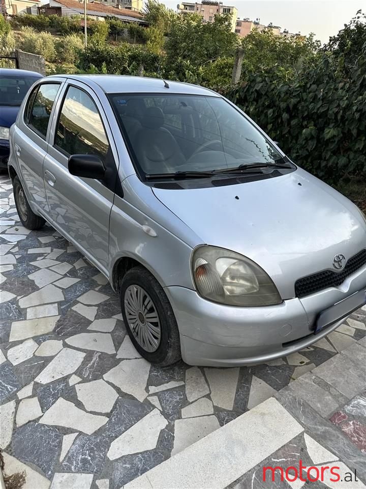 2001' Toyota Yaris photo #2
