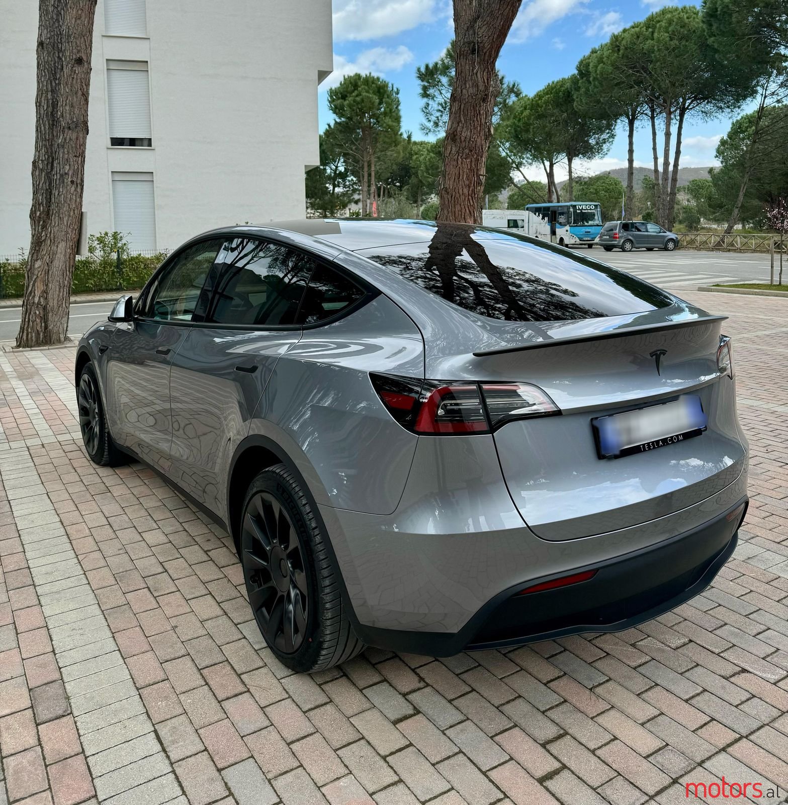 2024' Tesla Model Y photo #2