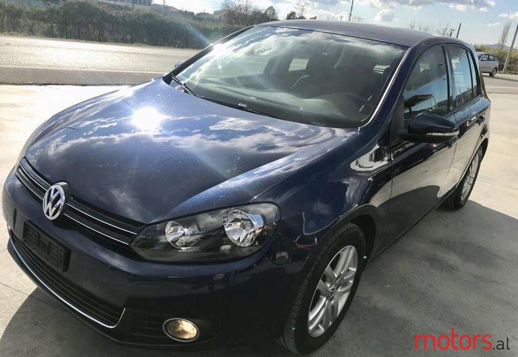 2009' Volkswagen Golf photo #1