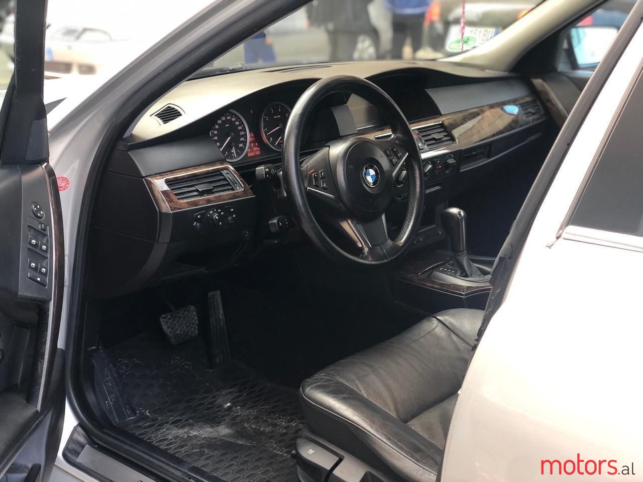 2004' BMW 520 photo #6