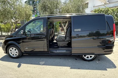 2009' Mercedes-Benz Viano