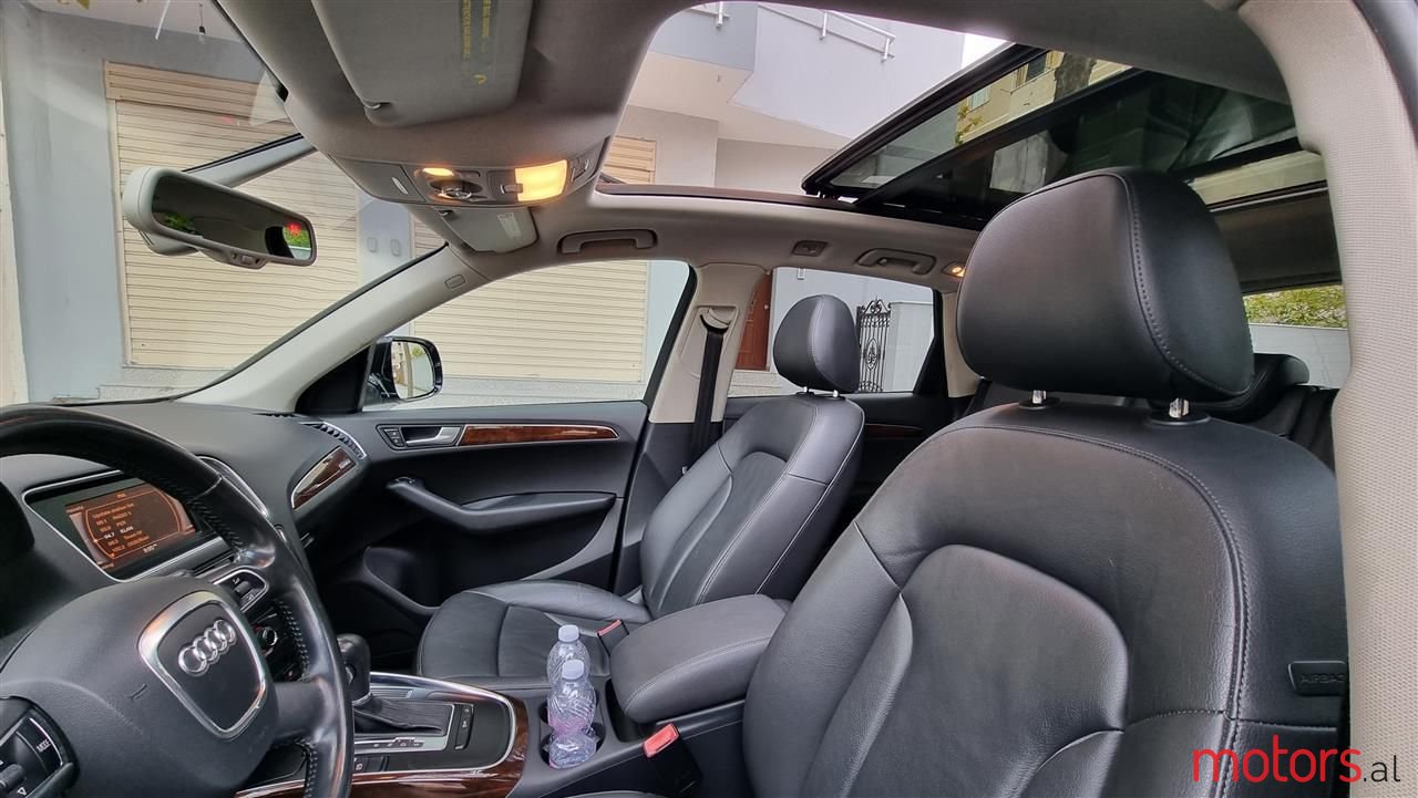 2011' Audi Q5 photo #5