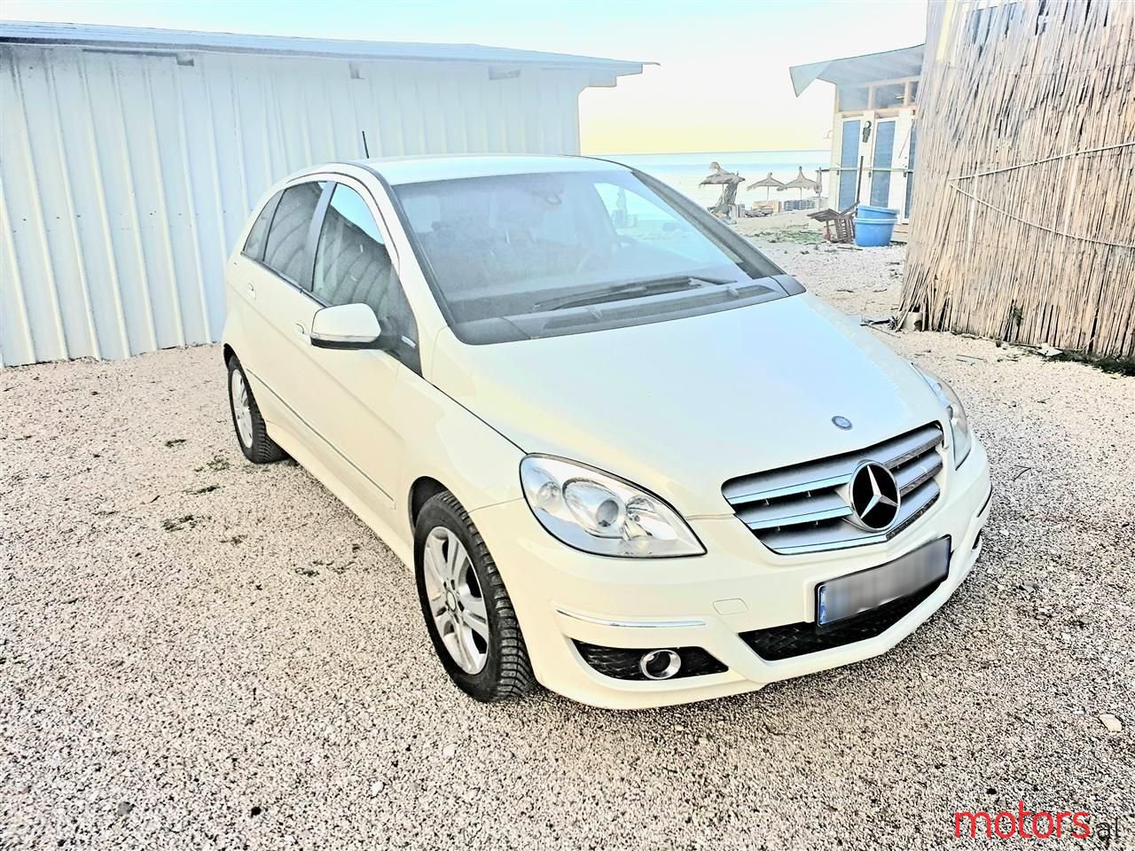 2011' Mercedes-Benz B 170 photo #2