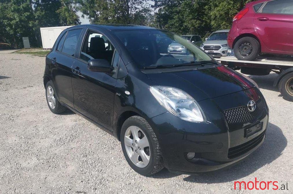 2007' Toyota Yaris photo #1