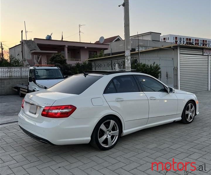 2011' Mercedes-Benz E 350 photo #4