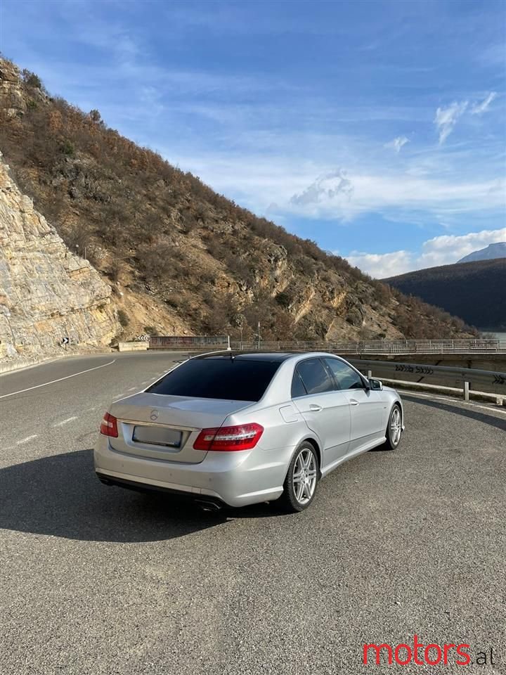 2010' Mercedes-Benz E 350 photo #6