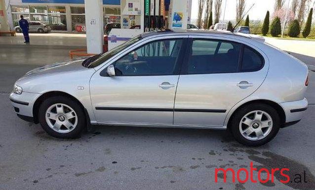 2001' SEAT Leon photo #1