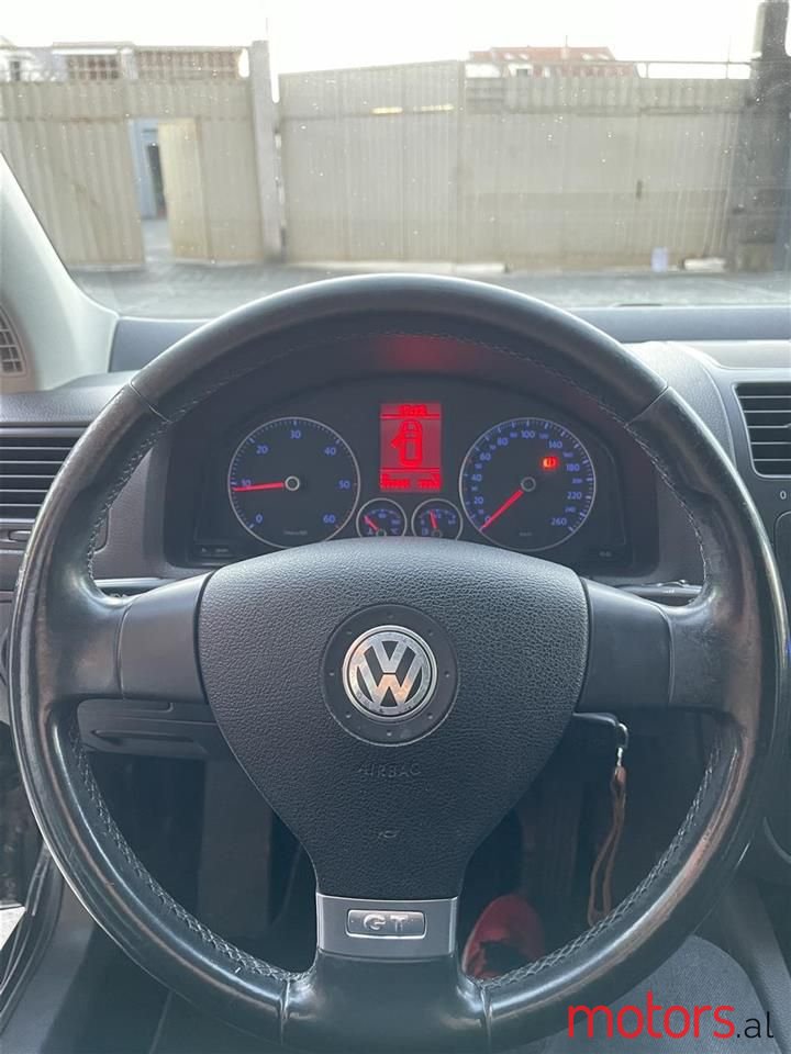 2008' Volkswagen Golf photo #2