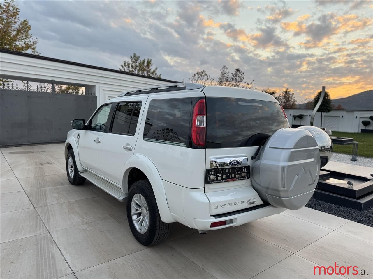 2013' Ford Everest photo #3