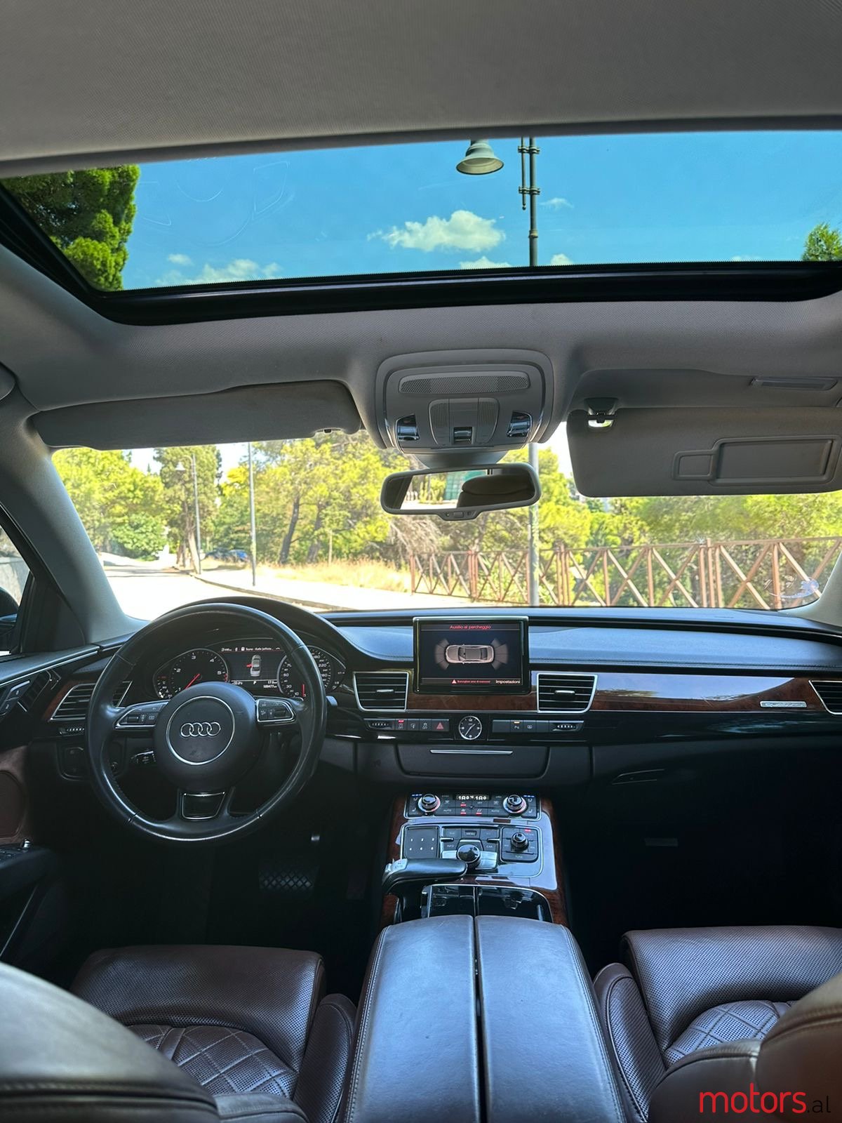 2012' Audi A8 photo #5