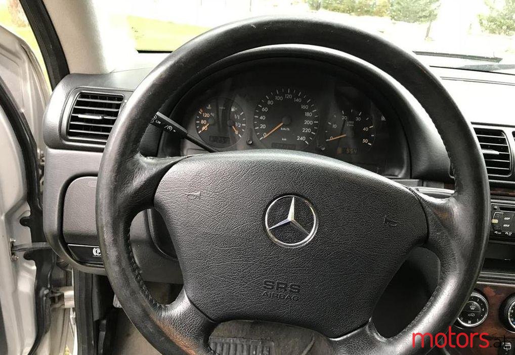 2005' Mercedes-Benz ML 270 photo #1