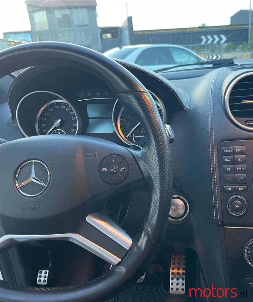 2011' Mercedes-Benz ML 350 photo #5