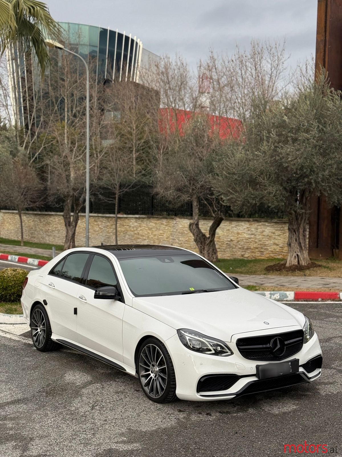 2015' Mercedes-Benz E 220 photo #3