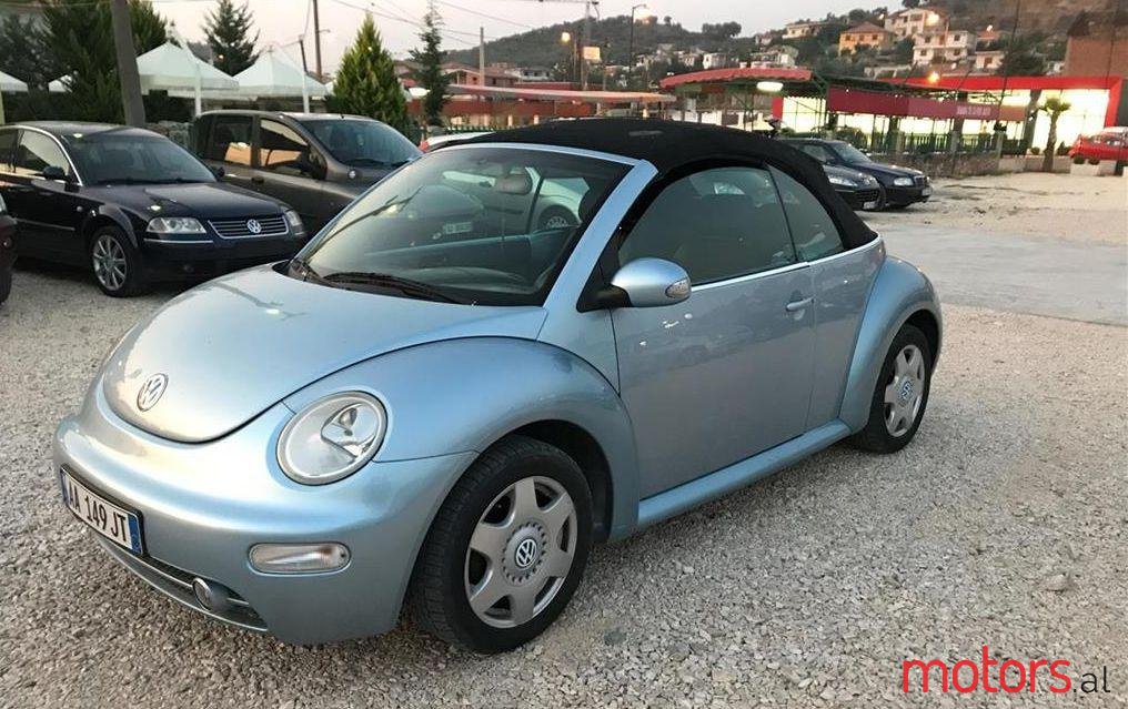 2004' Volkswagen New Beetle photo #2