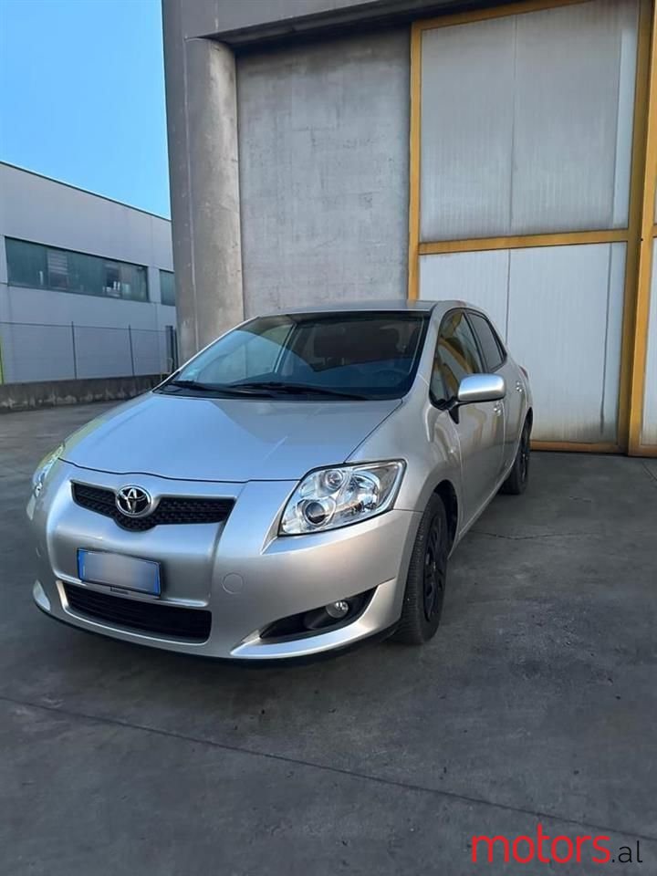 2008' Toyota Auris photo #1