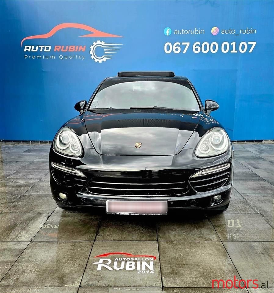 2012' Porsche Cayenne photo #1