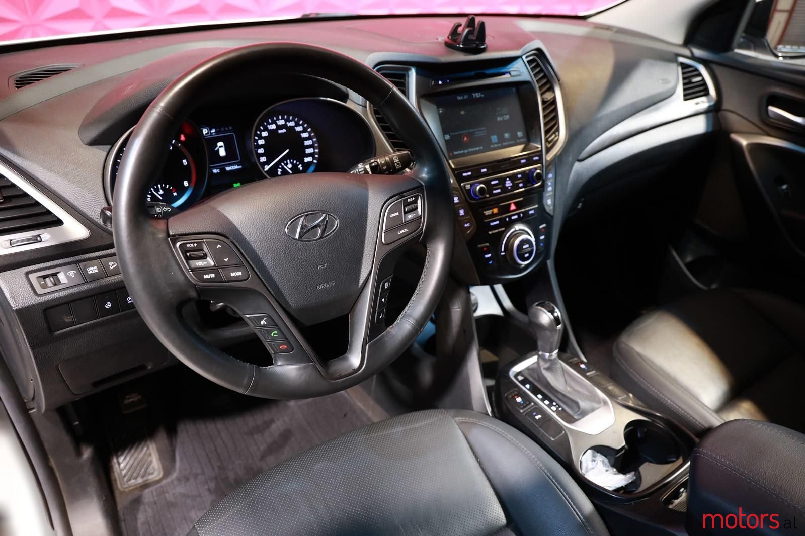 2017' Hyundai Santa Fe photo #6