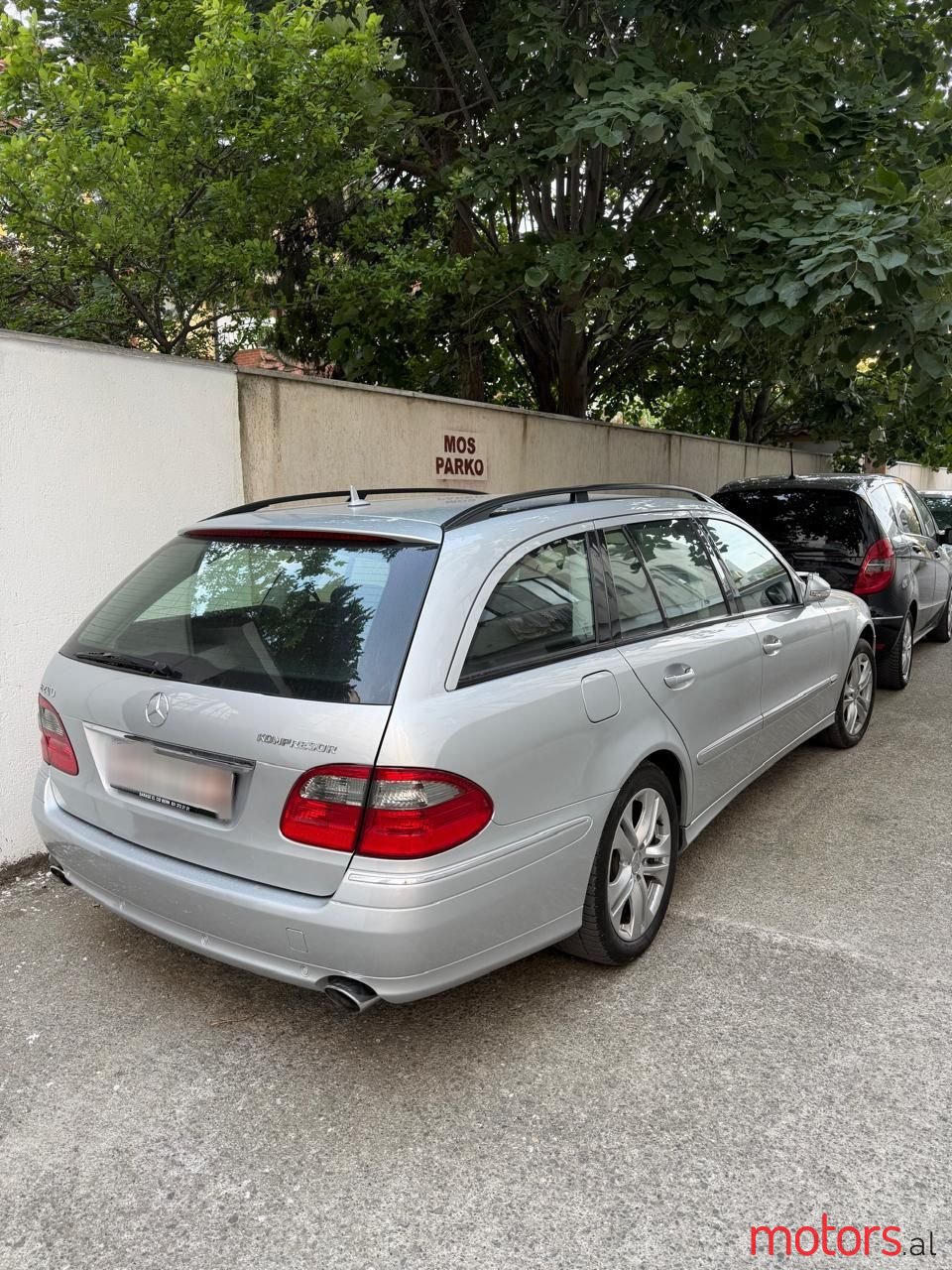 2008' Mercedes-Benz E 200 photo #3