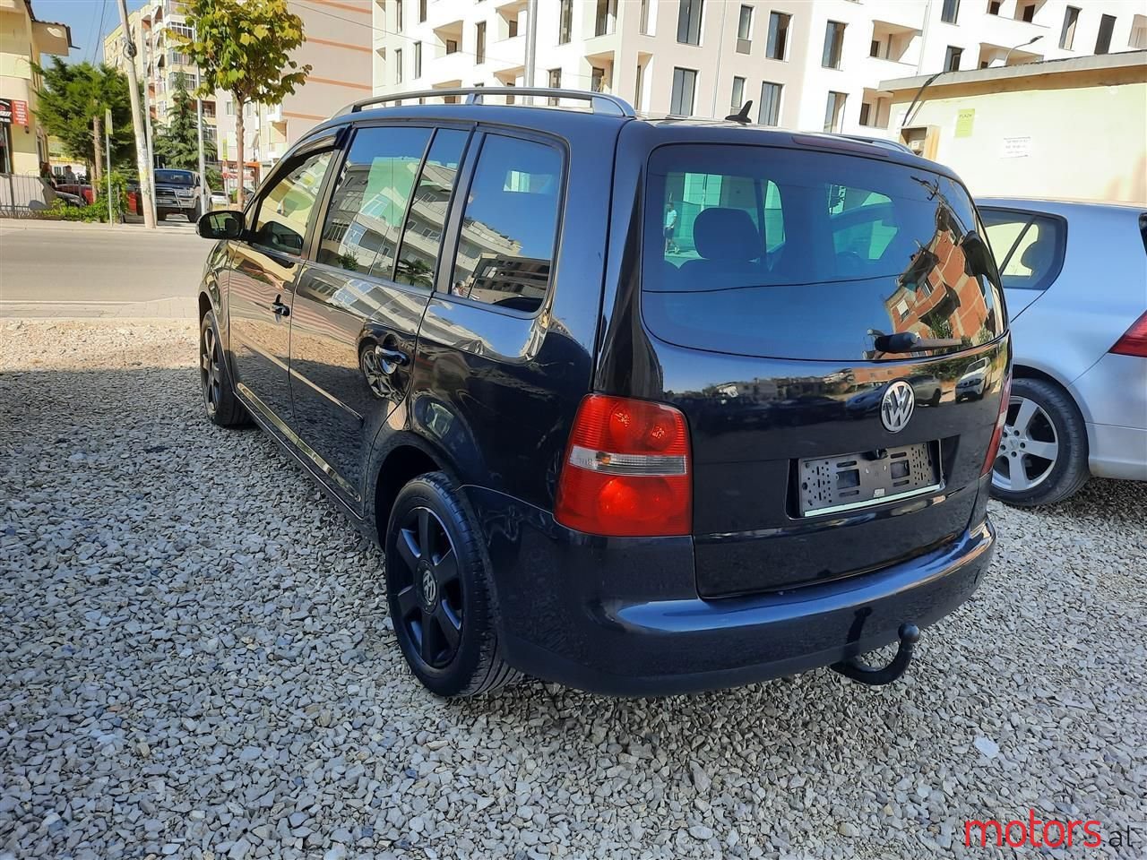 2005' Volkswagen Touran photo #2
