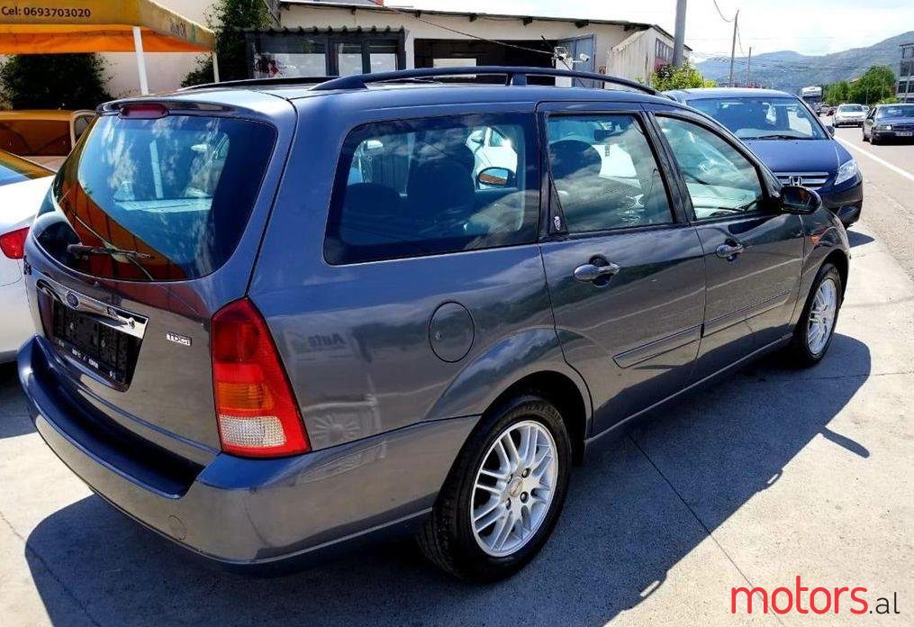 2003' Ford Focus photo #1