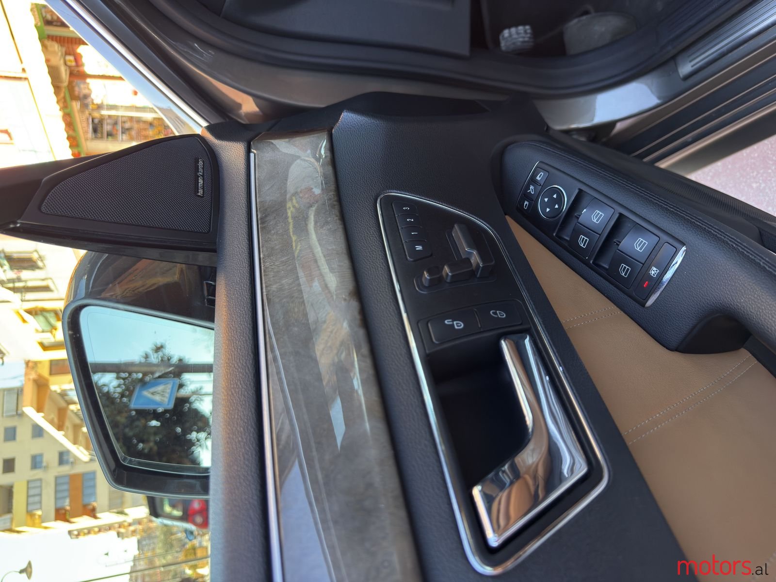 2010' Mercedes-Benz E 55 AMG photo #1