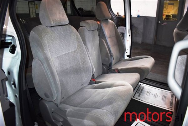 2017' Toyota Sienna 2017 Toyota Sienna photo #7