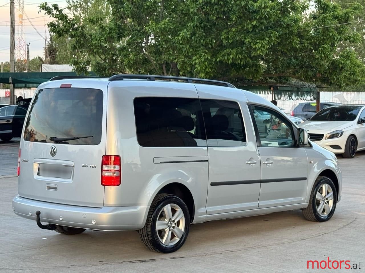 2011' Volkswagen Caddy photo #5