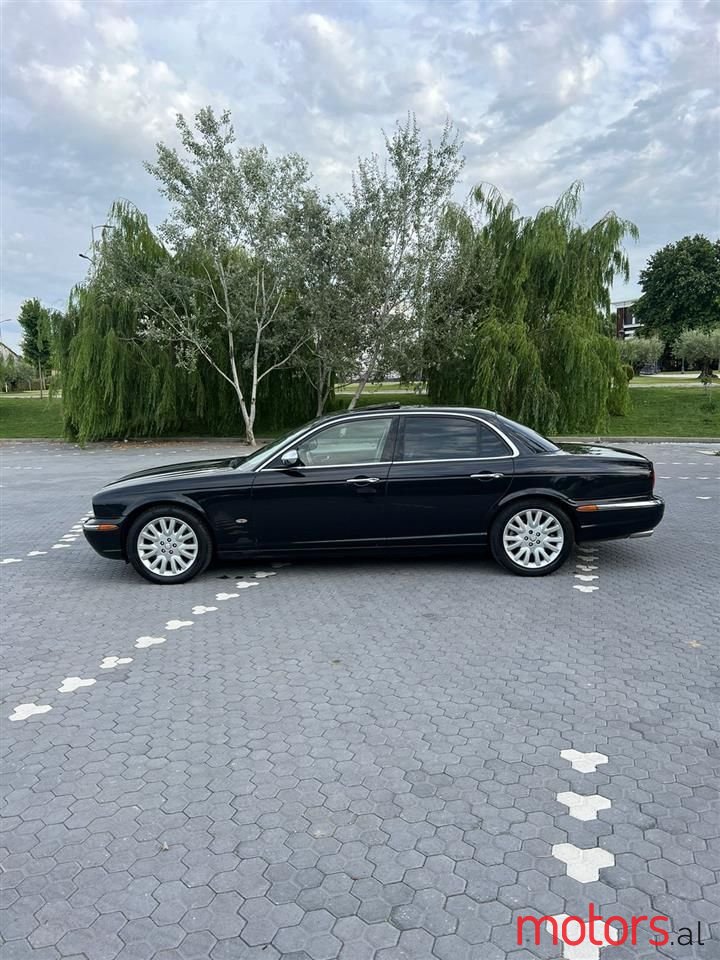 2006' Jaguar XJ photo #2