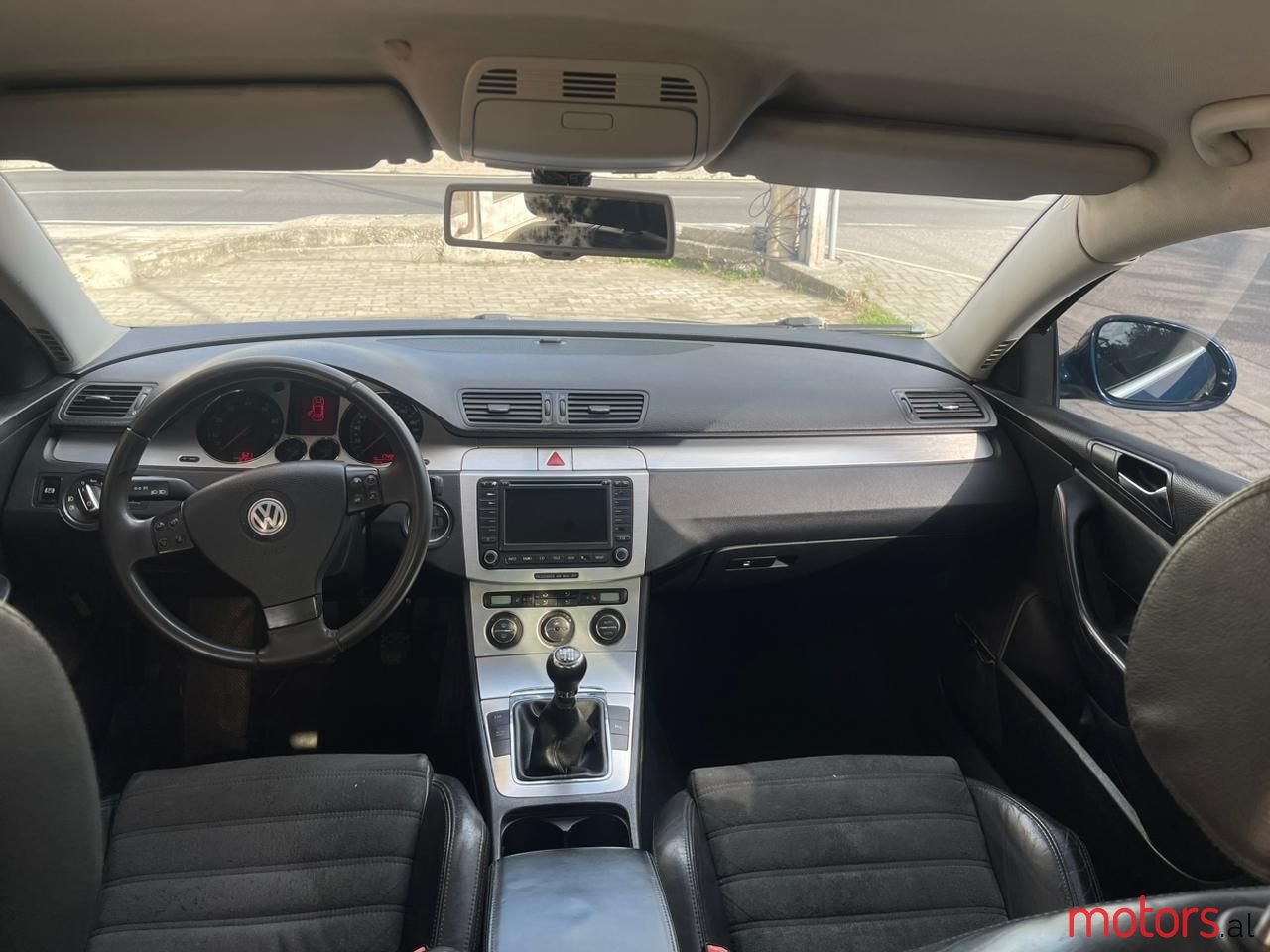 2006' Volkswagen Passat photo #2