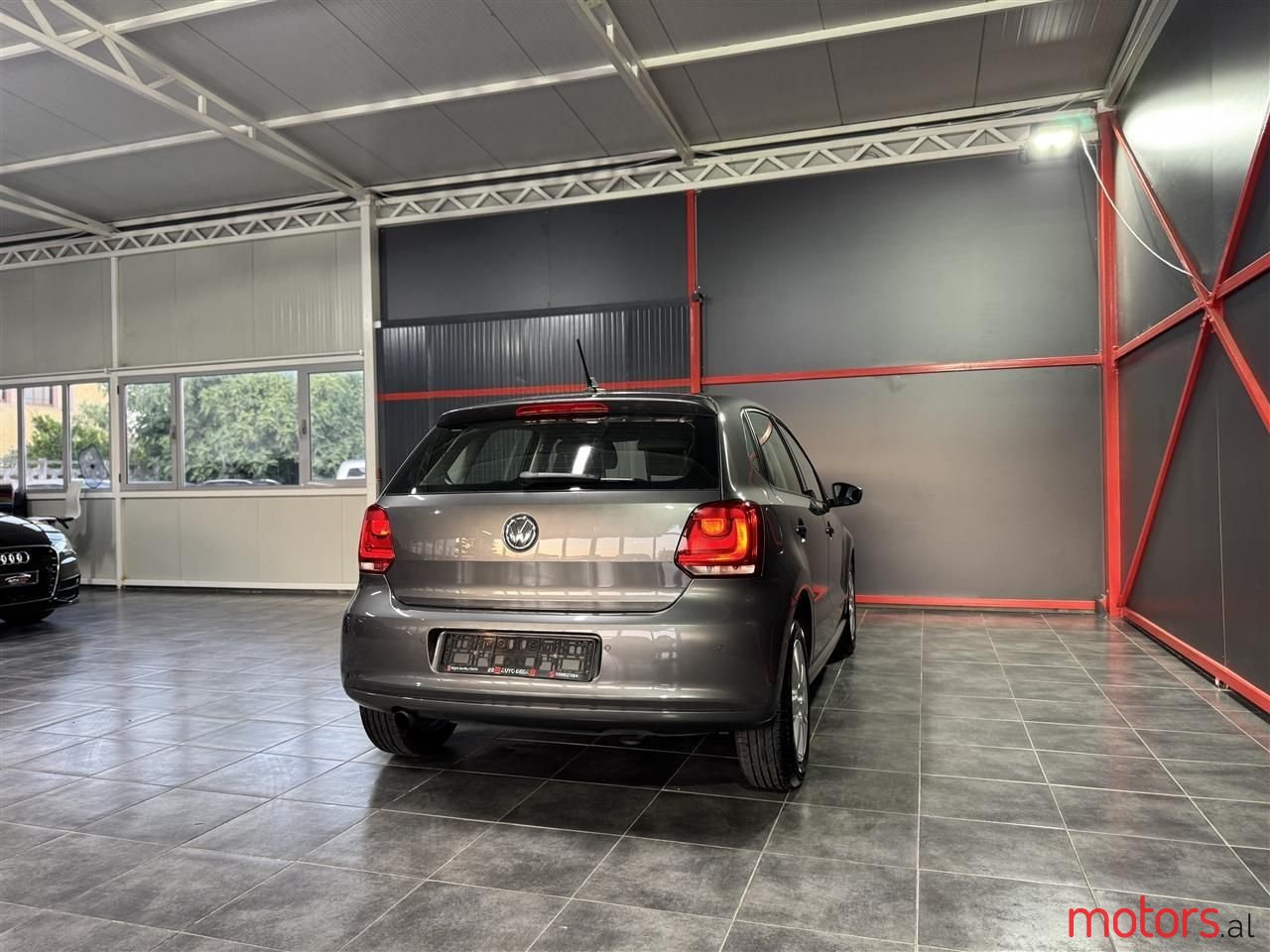 2011' Volkswagen Polo photo #3