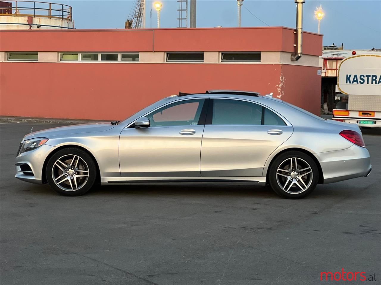 2014' Mercedes-Benz S 550 photo #3