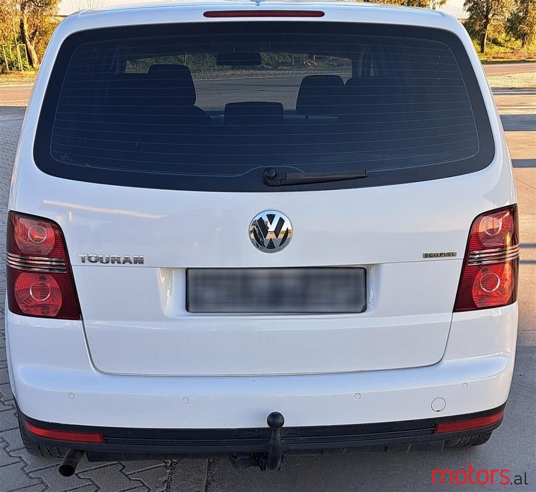 2009' Volkswagen Touran photo #5