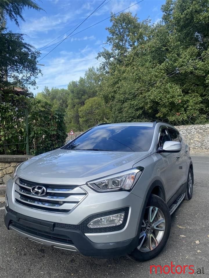 2013' Hyundai Santa Fe photo #1