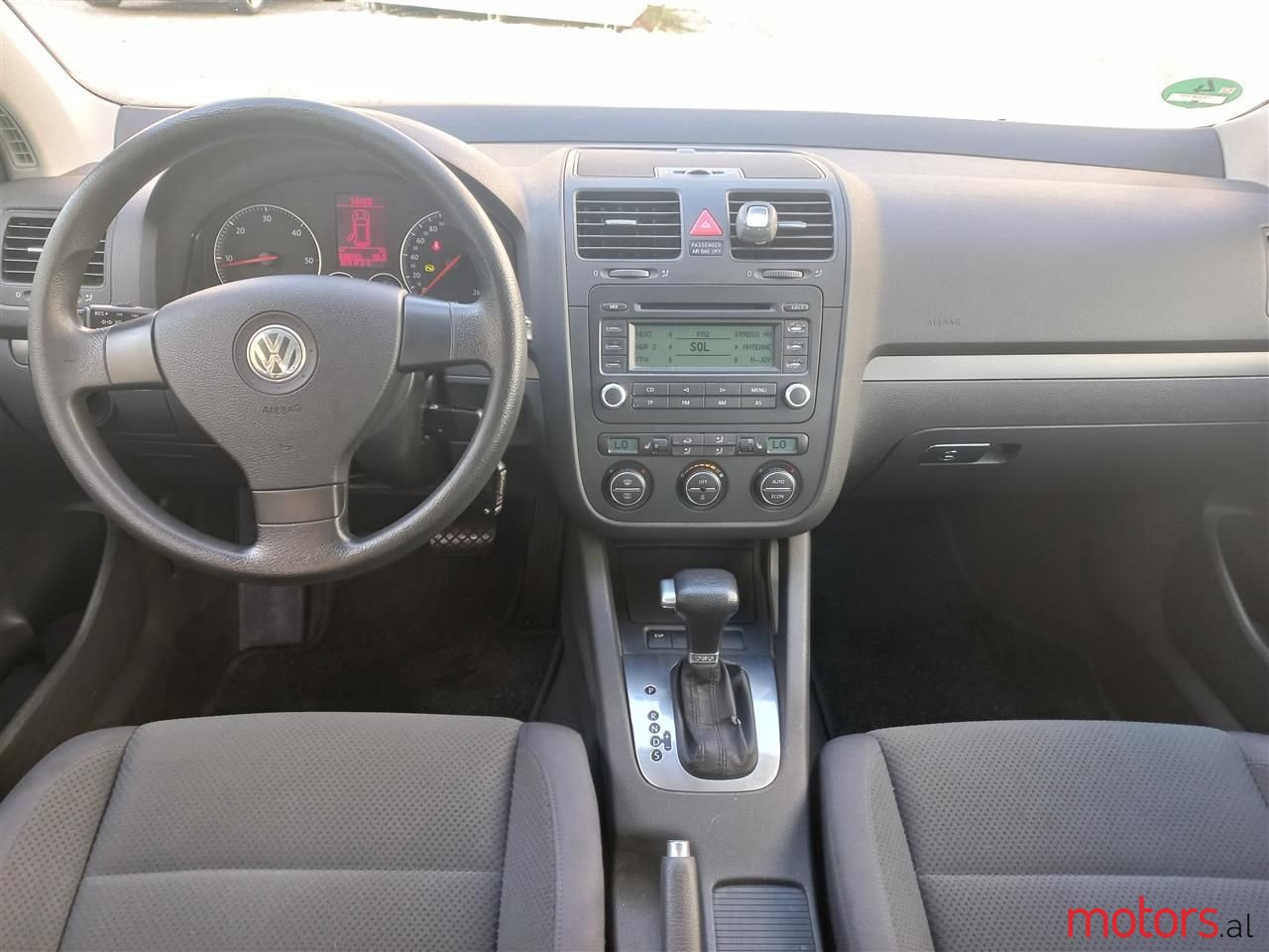 2005' Volkswagen Golf photo #4