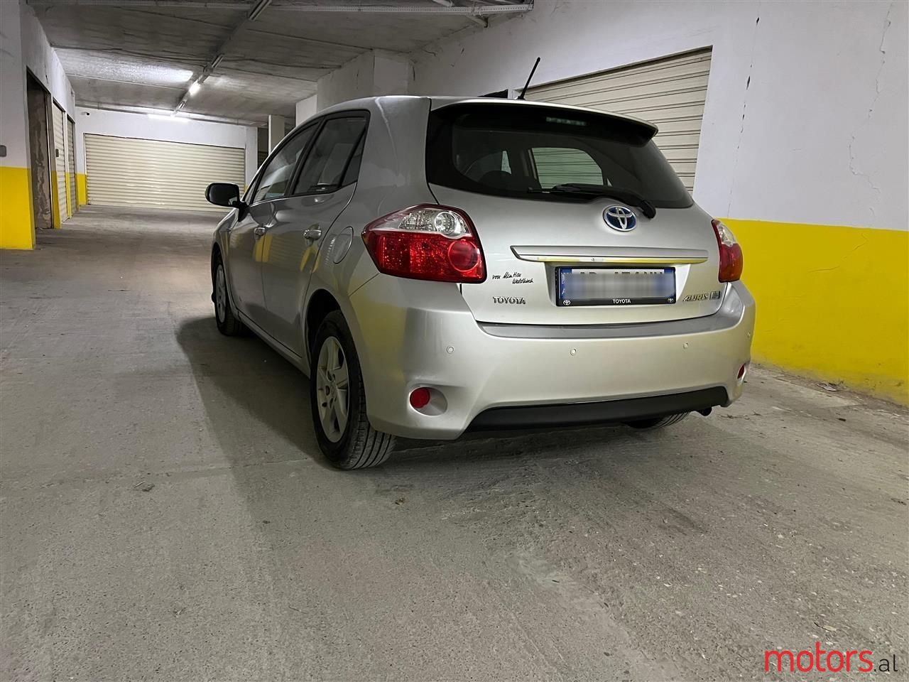 2011' Toyota Auris photo #3