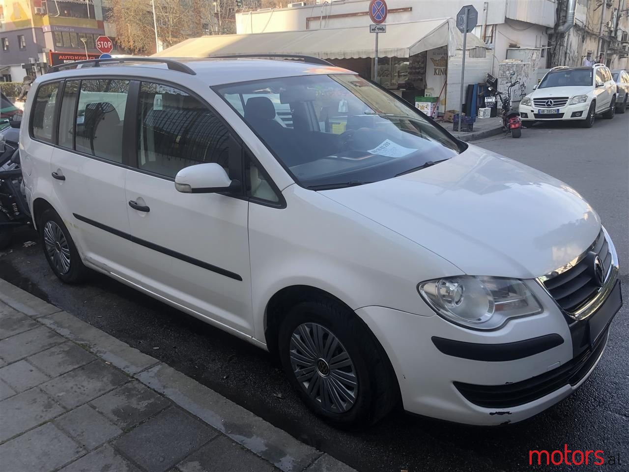 2007' Volkswagen Touran photo #2