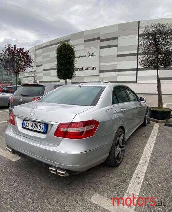 2010' Mercedes-Benz E-Class photo #1