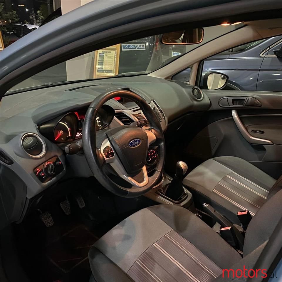 2009' Ford Fiesta photo #2
