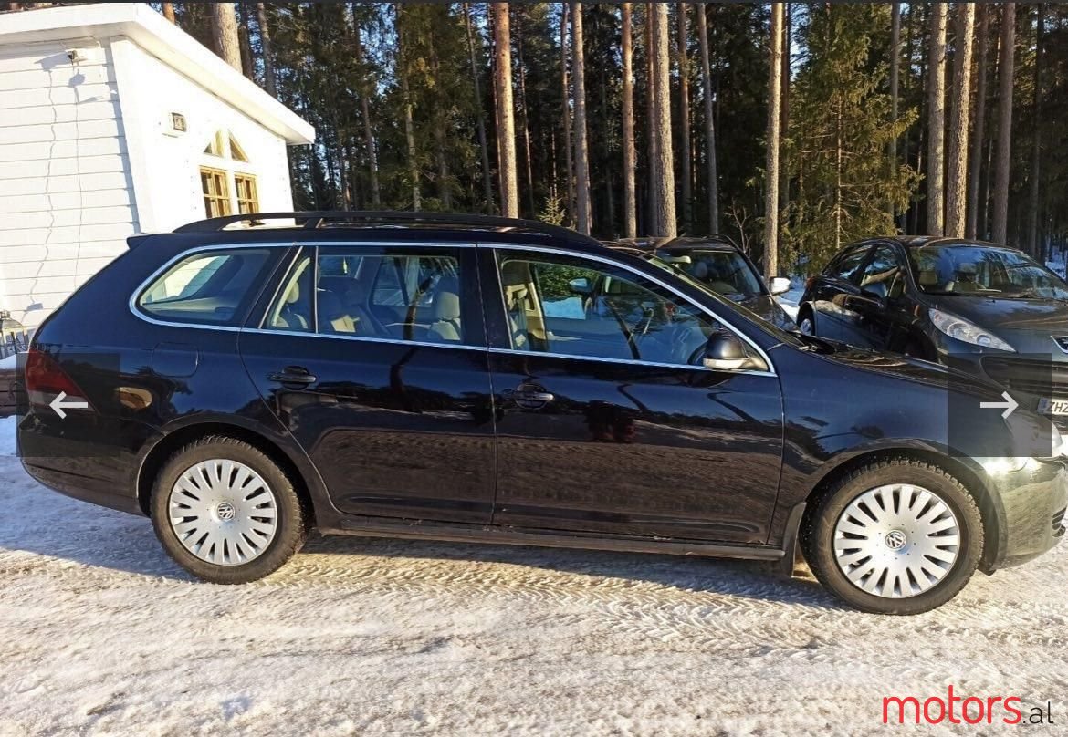 2010' Volkswagen Golf photo #3