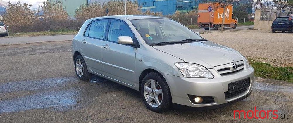 2005' Toyota Corolla photo #1