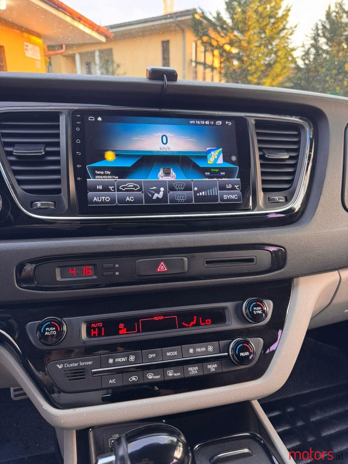 2015' Kia Carnival photo #4