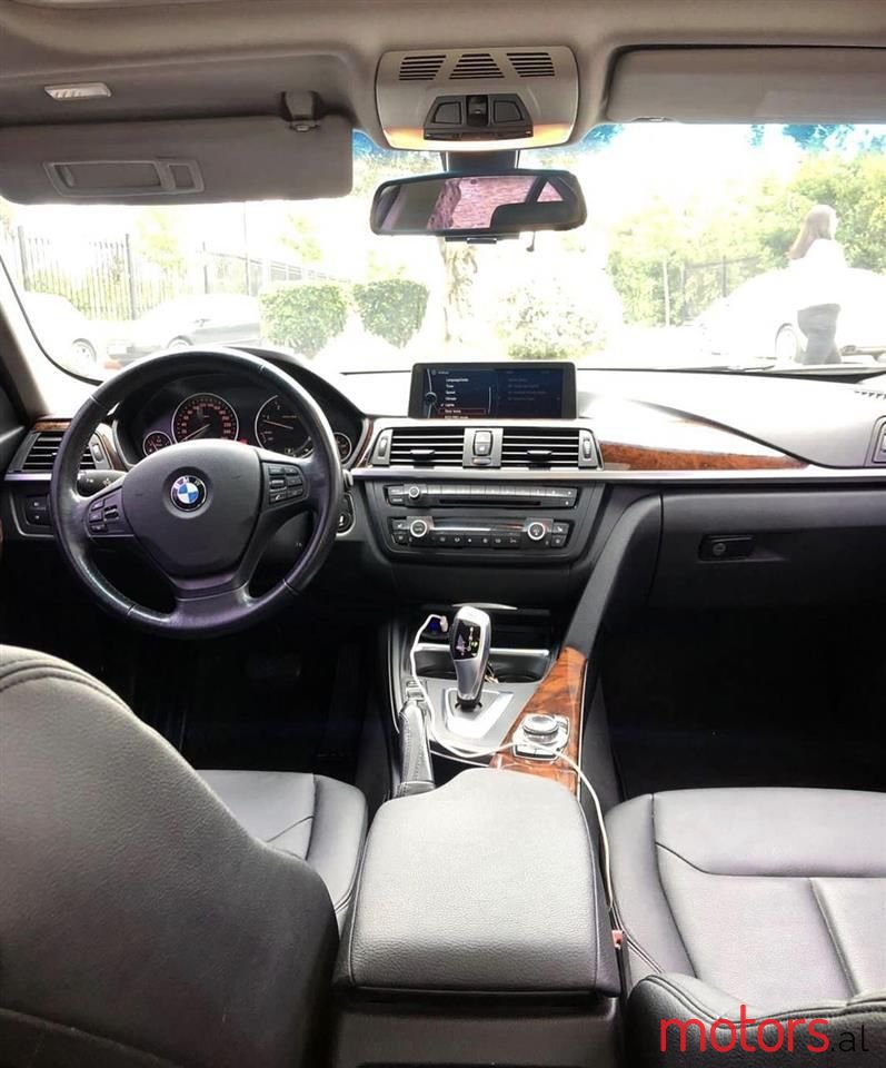 2012' BMW 320 photo #3