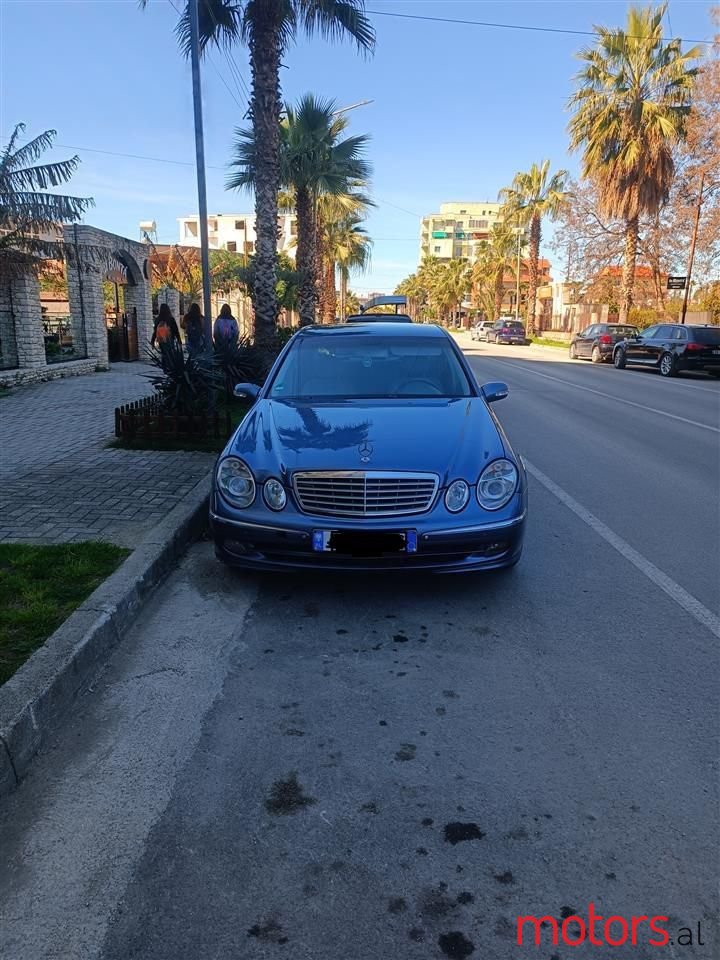 2004' Mercedes-Benz E 200 photo #3