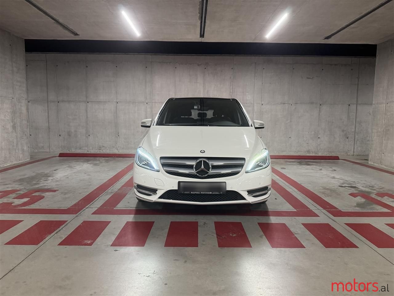 2012' Mercedes-Benz B 200 photo #1