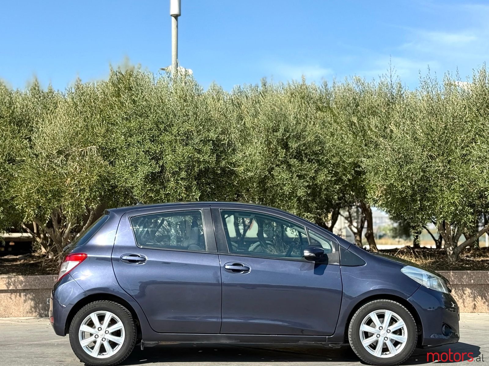 2014' Toyota Yaris photo #4