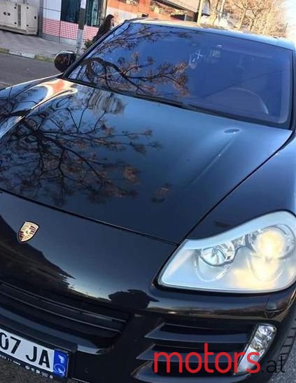 2005' Porsche Cayenne photo #4