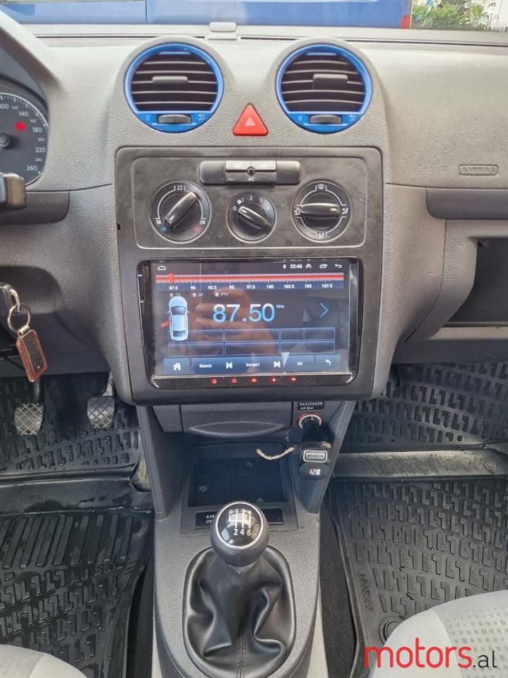 2009' Volkswagen Caddy photo #3