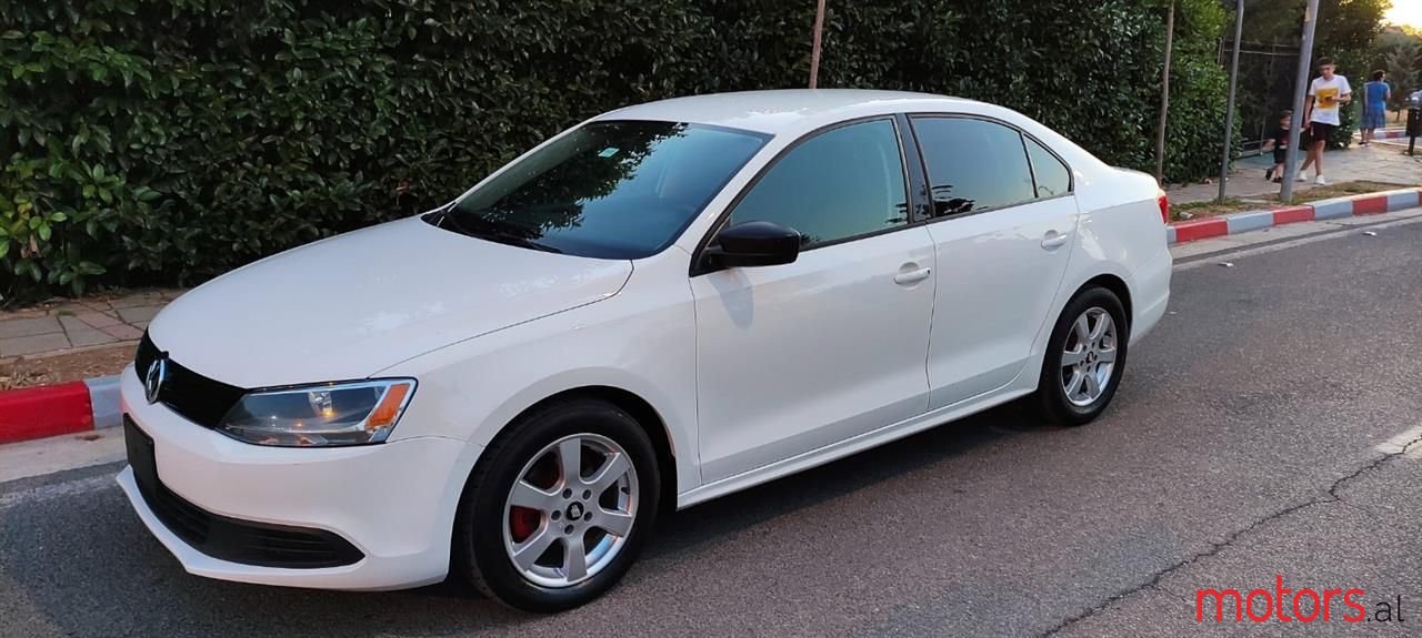 2012' Volkswagen Jetta photo #6